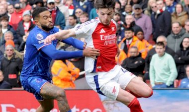 Chelsea show grit to hold Arsenal despite red card as Gunners extend unbeaten run