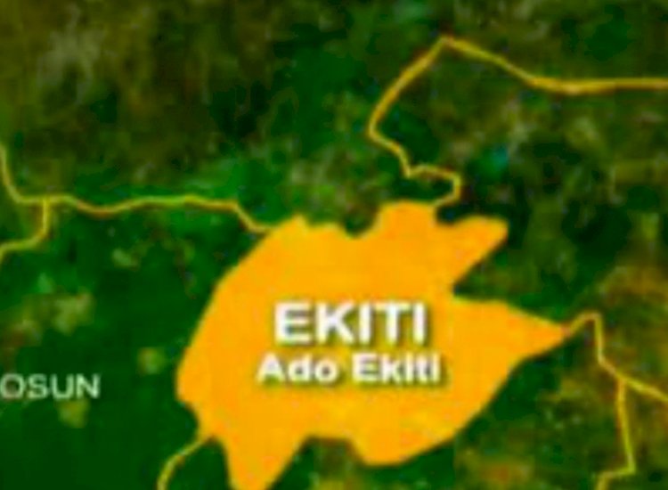 Tension in Fayemi’s hometown as youths burn Police Station ahead of Ekiti Gov'ship poll